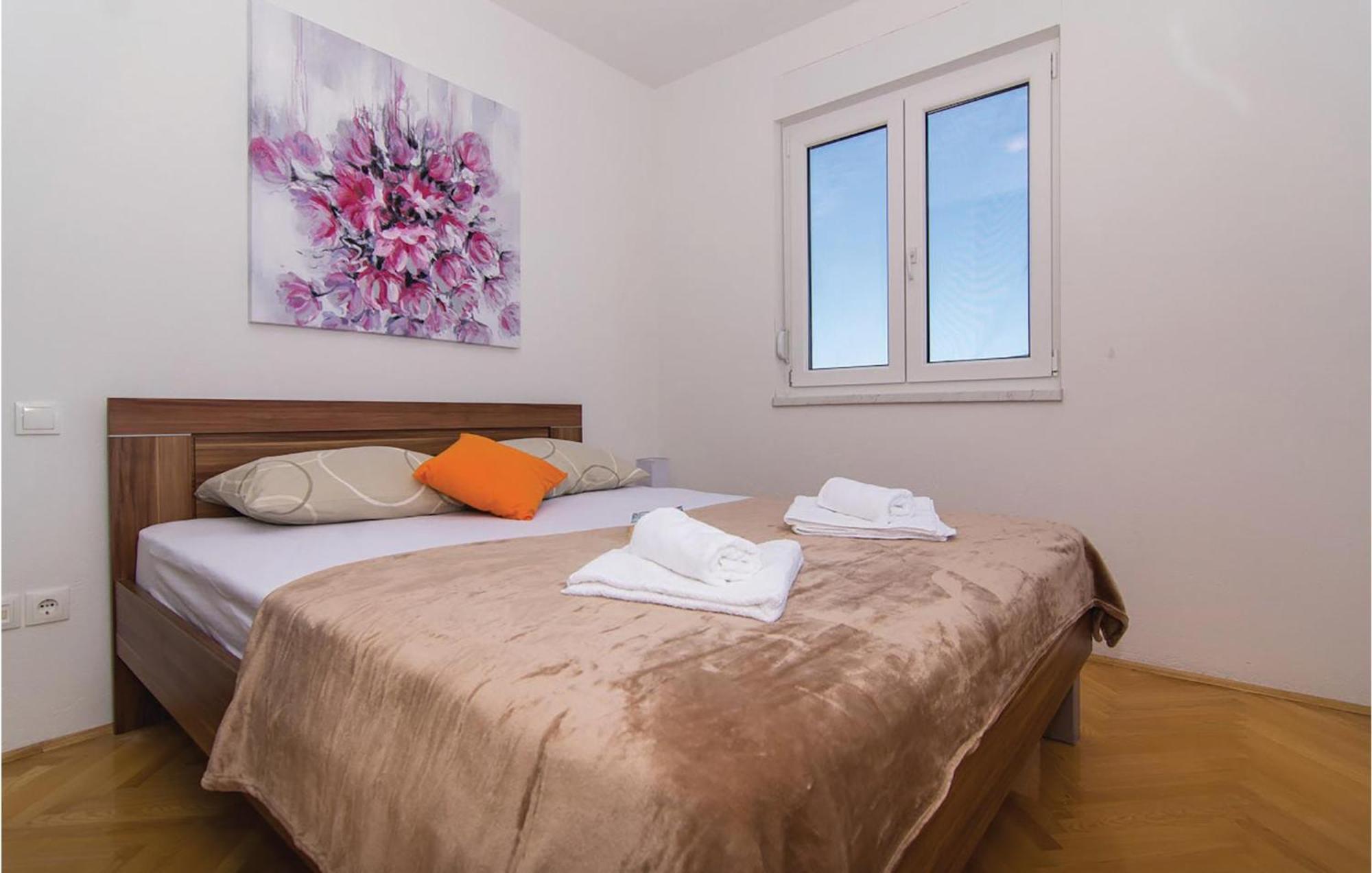 1 Bedroom Stunning Apartment In Okrug Gornji Trogir Eksteriør bilde